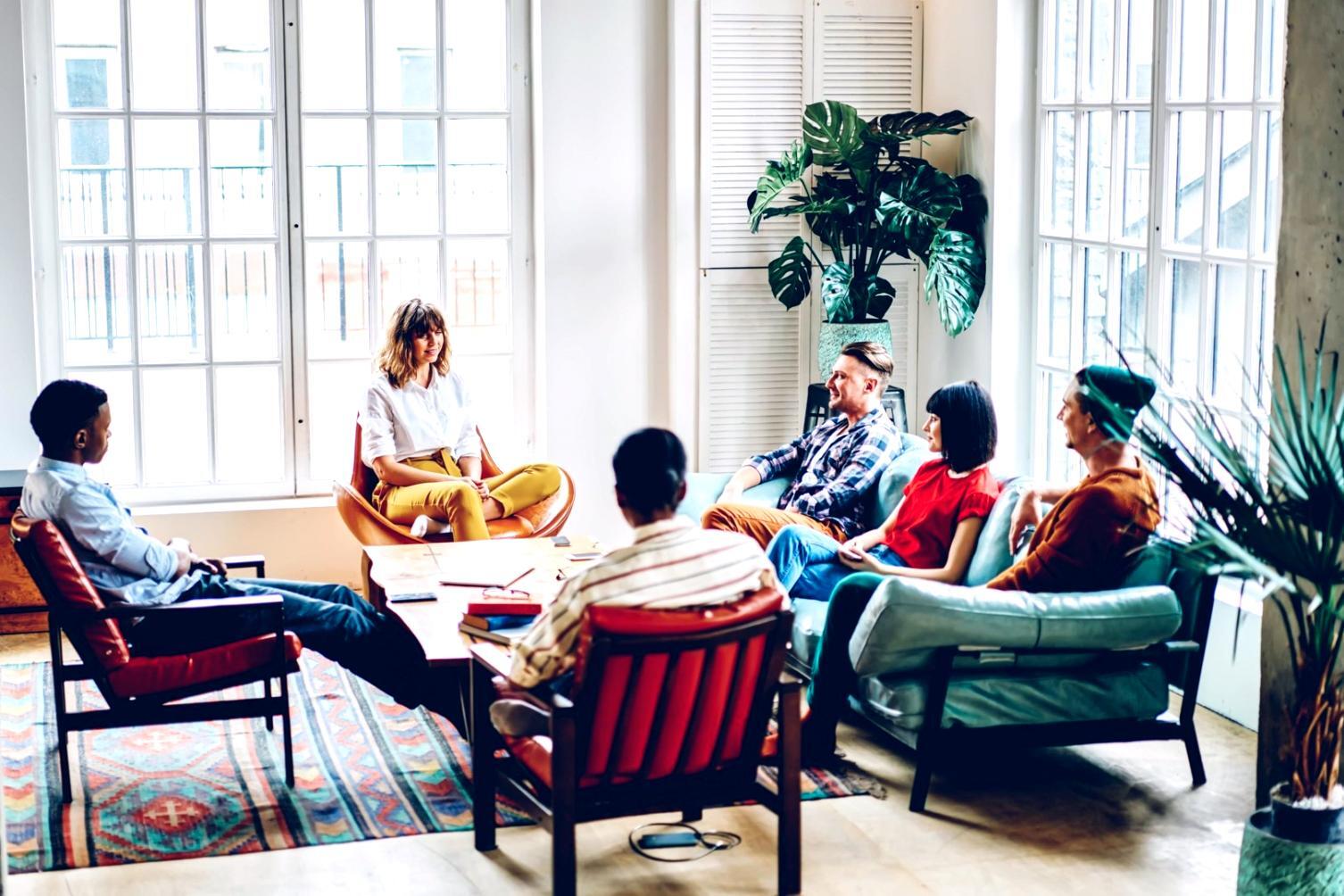 Professioneller Remote-Learning-Arbeitsplatz mit optimaler technischer Ausstattung